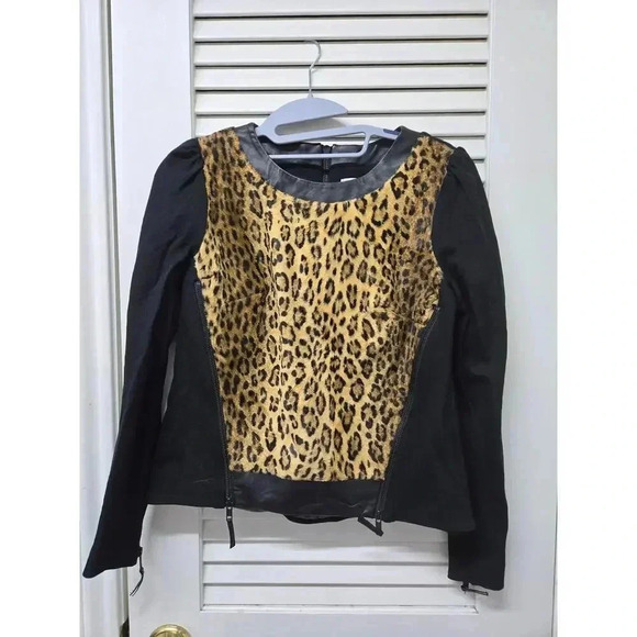 Milly Faux Fur Animal Print Top with black leather trim and zippers 0/XS - Picture 1 of 4